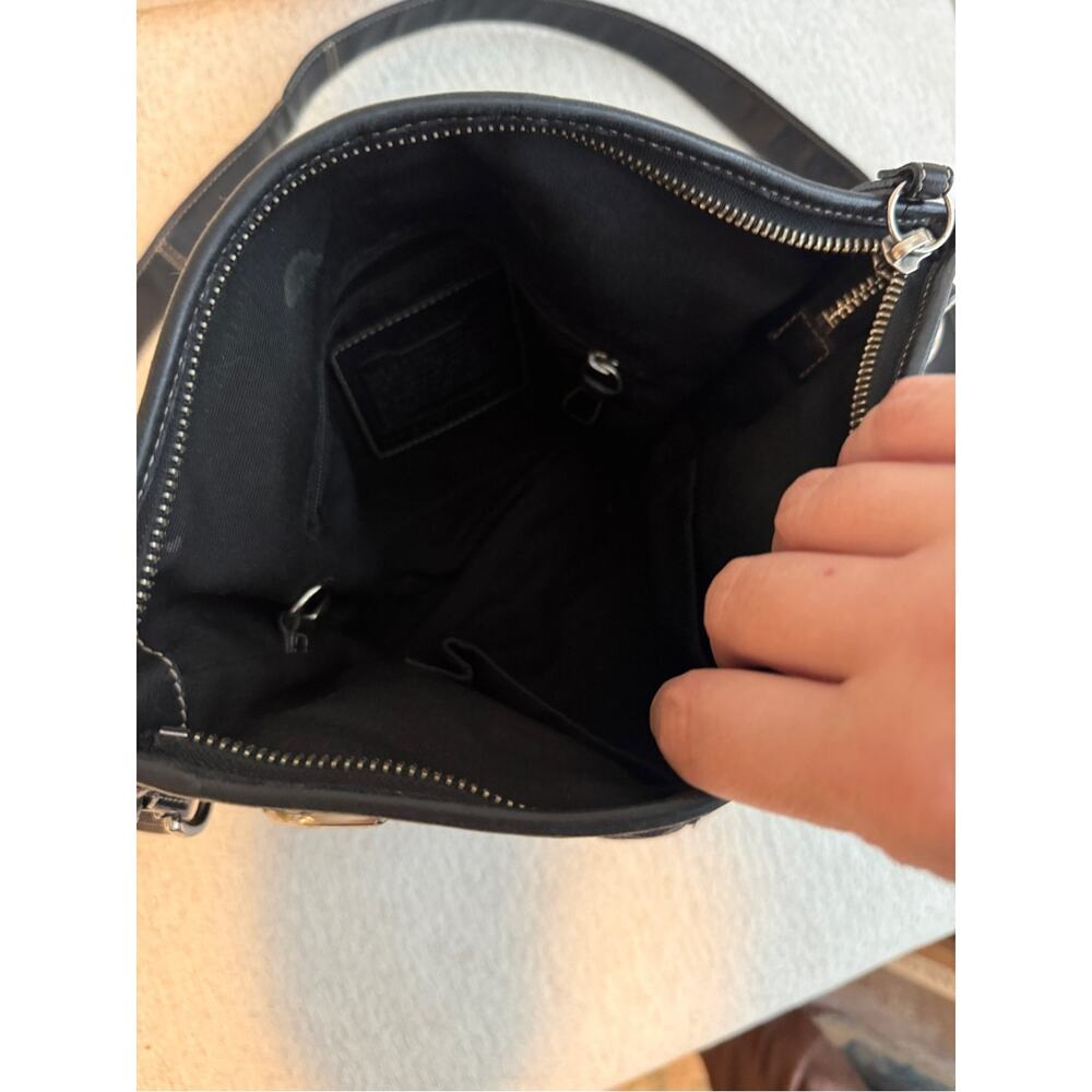 VTG Y2K COACH Soho Slim Duffle Shoulder Bag Buckle Black Signature Jacquard 3574 - Picture 7 of 8